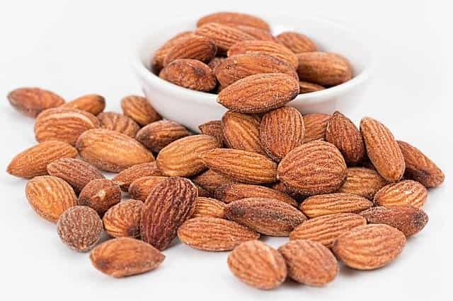 Almonds Benefits vs peanuts