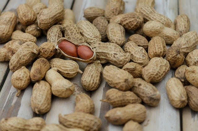 Almonds vs peanuts